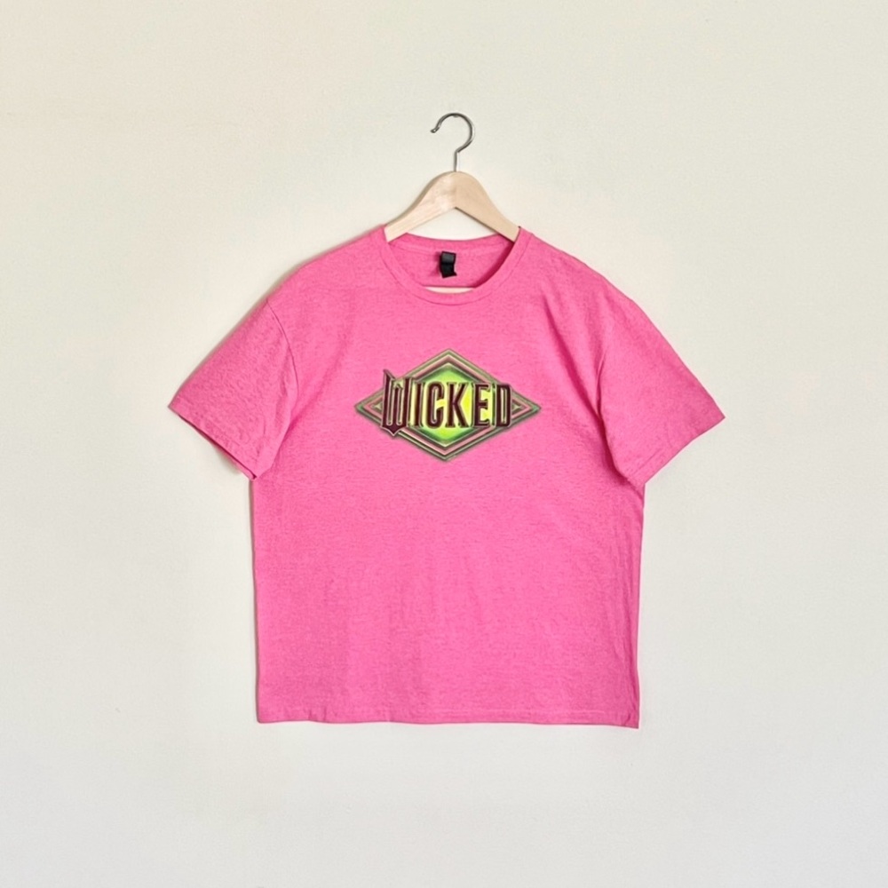 NEW Wicked Movie Promotional Graphic Pink T Shirt Adult size Large